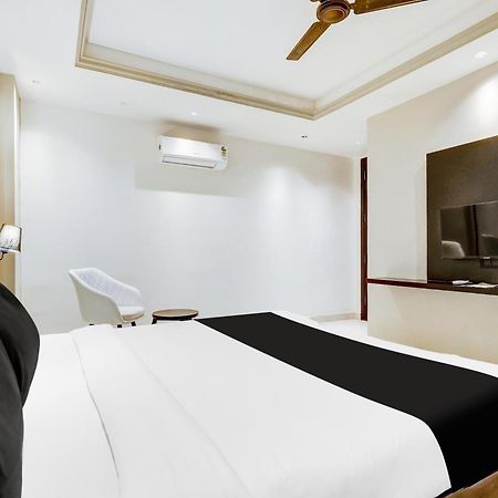 ホテル Super Townhouse Oak Udyog Vihar グルガウン エクステリア 写真