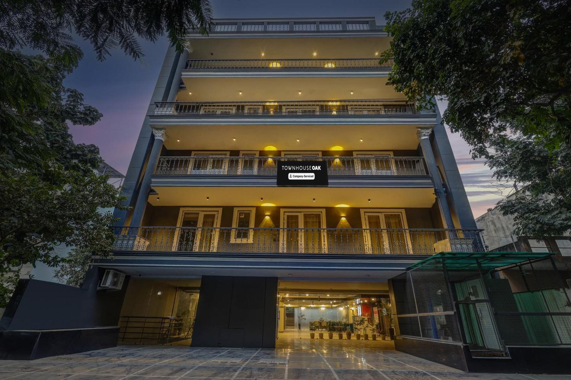 ホテル Super Townhouse Oak Udyog Vihar グルガウン エクステリア 写真