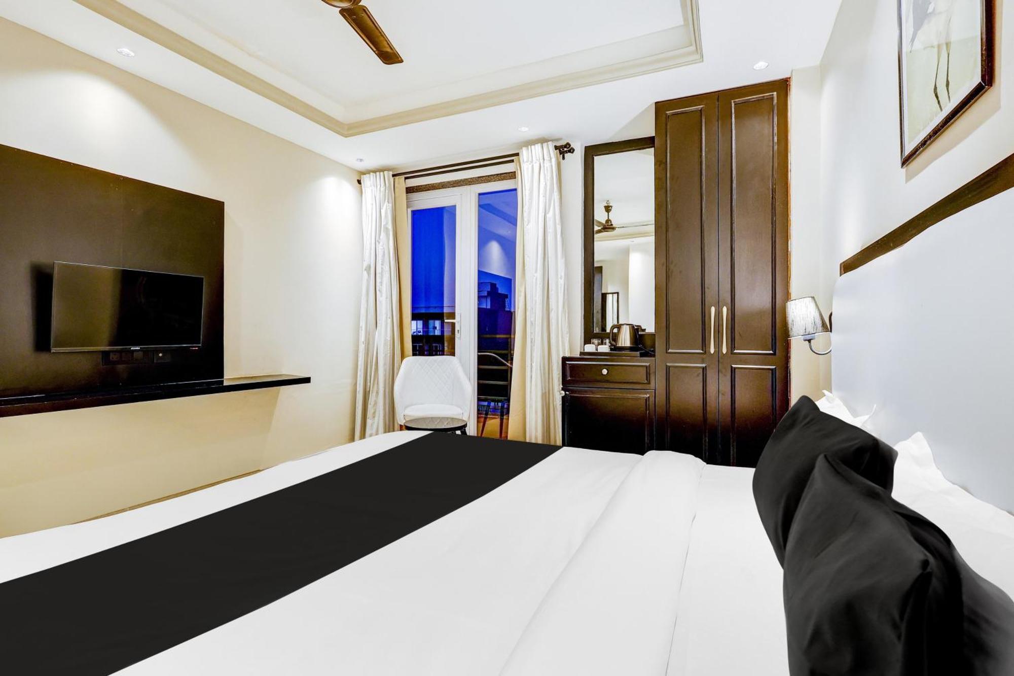 ホテル Super Townhouse Oak Udyog Vihar グルガウン エクステリア 写真