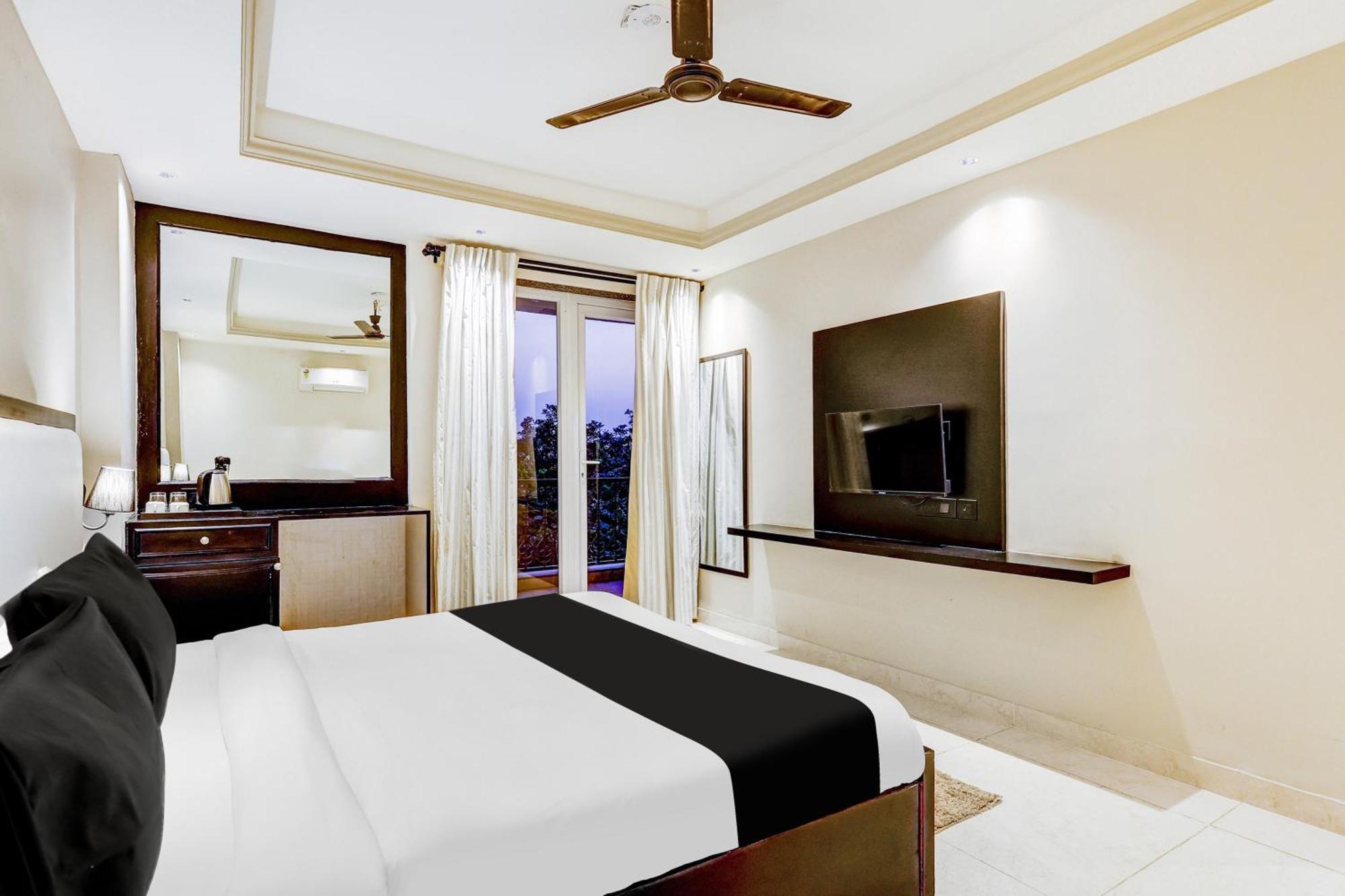 ホテル Super Townhouse Oak Udyog Vihar グルガウン エクステリア 写真