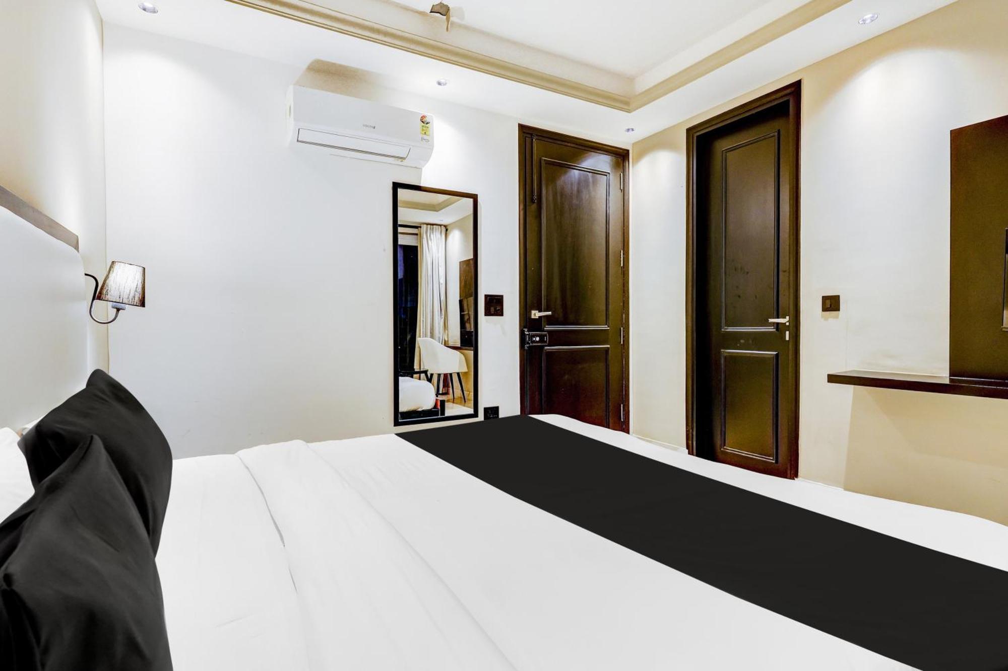 ホテル Super Townhouse Oak Udyog Vihar グルガウン エクステリア 写真