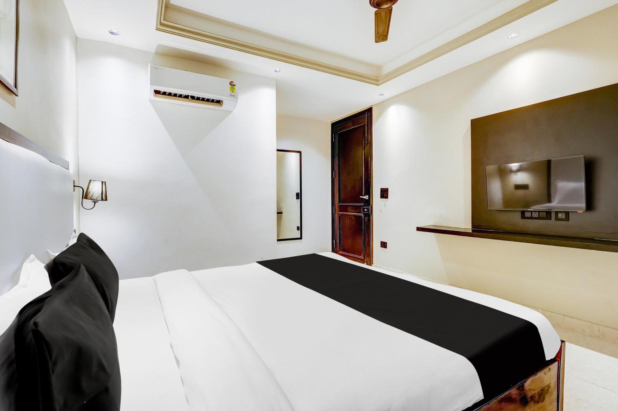 ホテル Super Townhouse Oak Udyog Vihar グルガウン エクステリア 写真