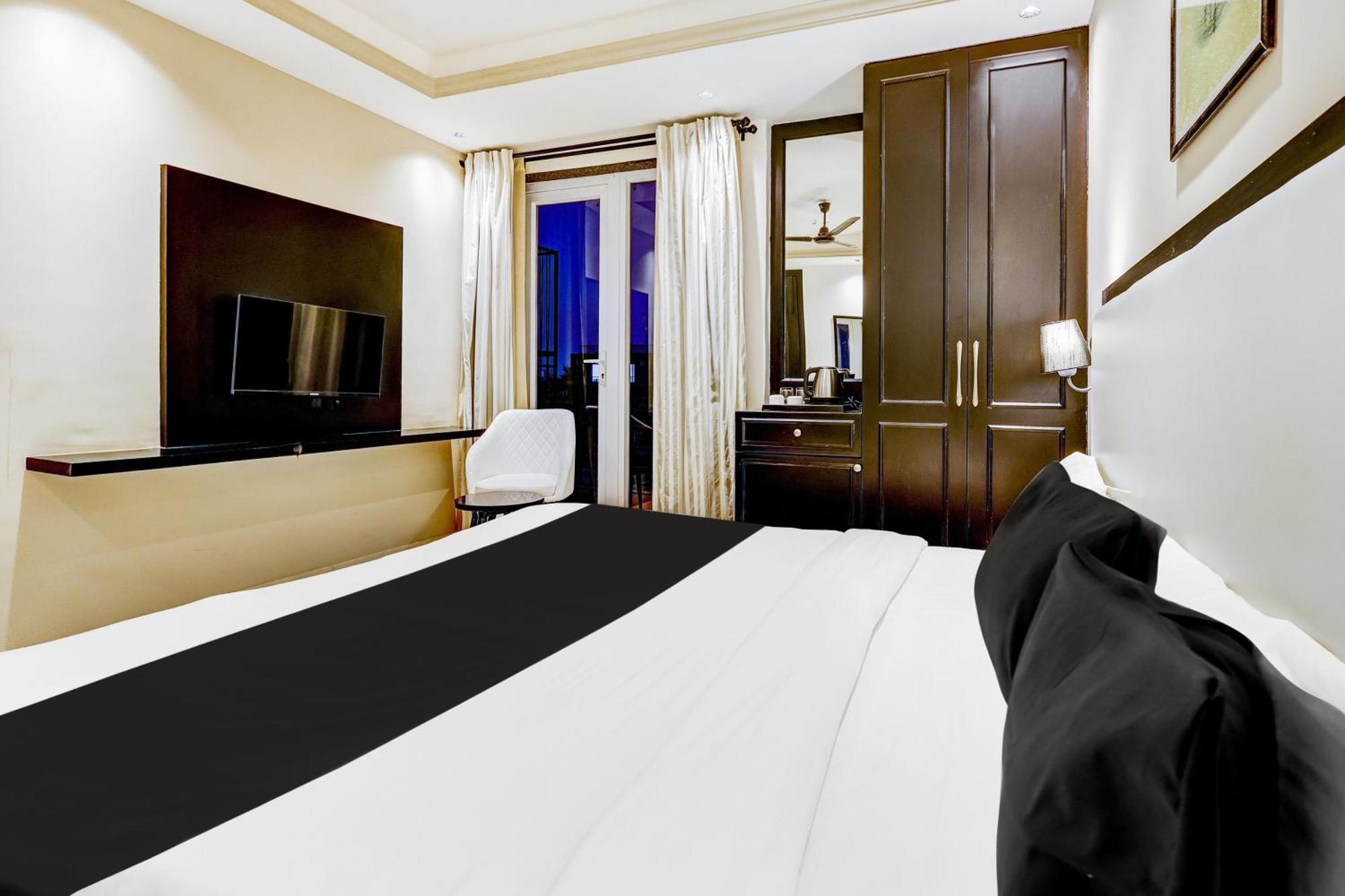 ホテル Super Townhouse Oak Udyog Vihar グルガウン エクステリア 写真